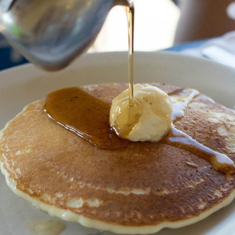 5-Pancakes-hot-syrup